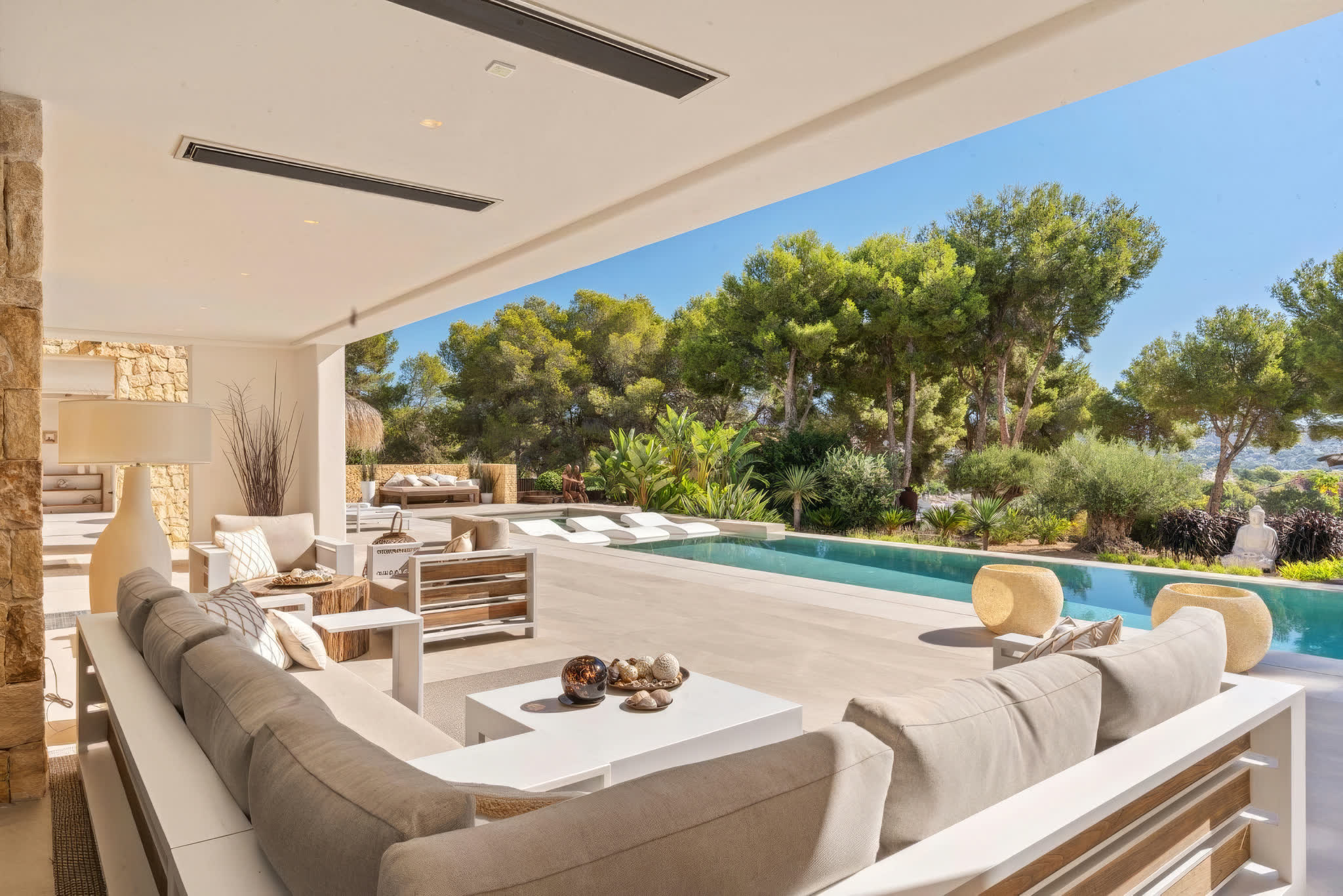 A living room opening onto an infinity pool, Costa Blanca